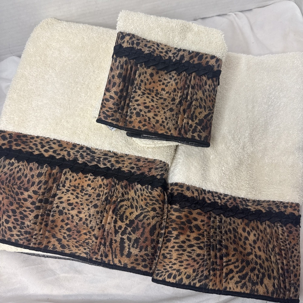 VTG Y2K Safari Millennium 1888 Mills Leopard Print Dobby Border Cotton Towel Set